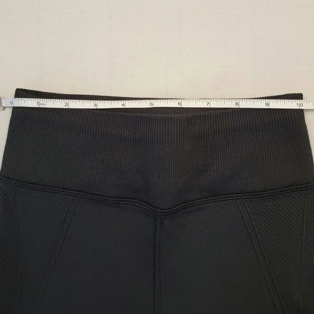 Lululemon Black Biker Shorts - Picture 4 of 5
